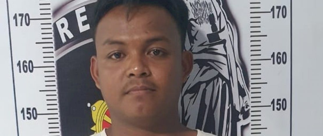 Pelaku penganiayaan, Abd Kadir saat diamankan Polres Pinrang.