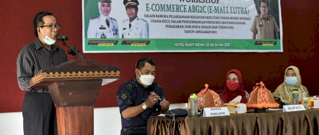 Bupati Indah Putri Indriani menghadiri Workshop E-Commerce ABG2C kegiatan Fasilitasi Usaha Mikro menjadi Usaha Kecil Dalam Rangka Pengembangan Produksi dan Pengolahan Pemasaran SDM di Aula Hotel Bukit Indah Masamba, Minggu (23/5/2021).