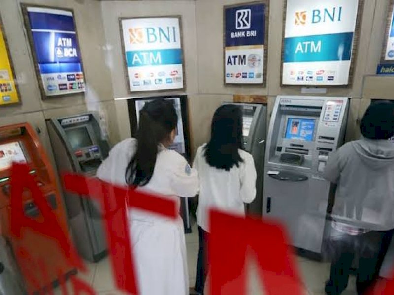Juni, Cek Saldo di ATM Dikenakan Biaya