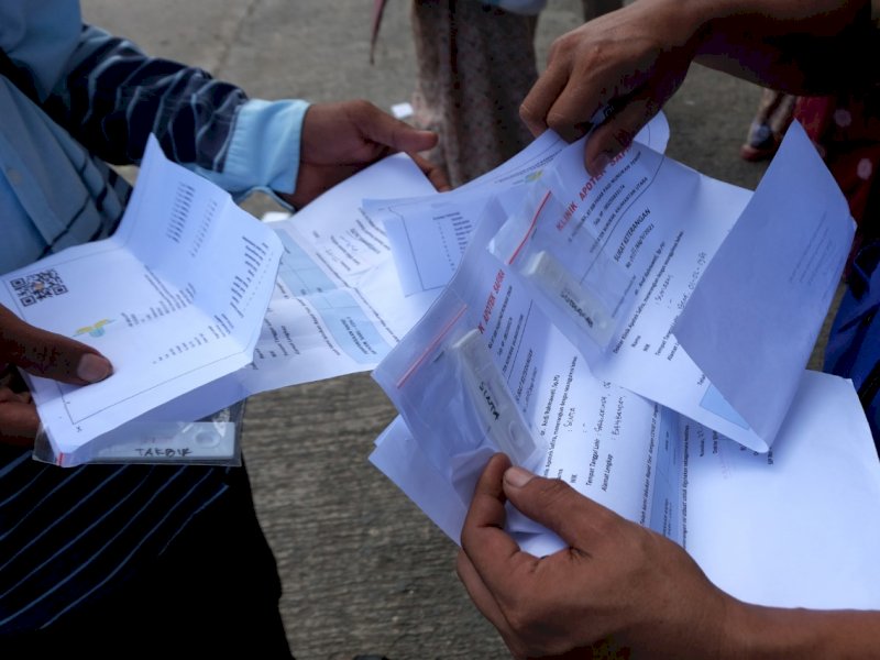 Queen Soya Merapat di Pelabuhan Parepare, Tim Kesehatan Periksa Surat Bebas Covid-19 Penumpang