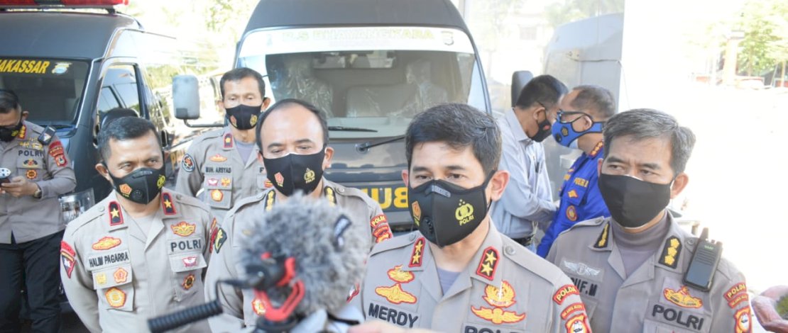 Kapolda Sulsel, Irjen Pol Merdisyam, meresmikan gedung perawatan baru RS Bhayangkara.