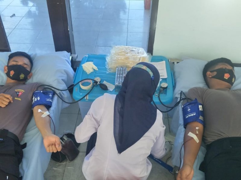 Peringati Hari Pahlawan, Polsek Bajeng Gelar Donor Darah dan Pemeriksaan Kesehatan