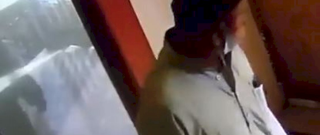 Tangkapan layar CCTV terduga pelaku pencurian ponsel.