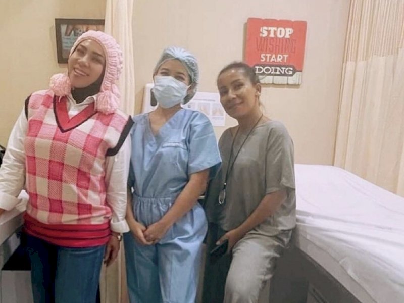  Melly Goeslaw Kian Cetar Dibalik Tubuh Langsingnya 