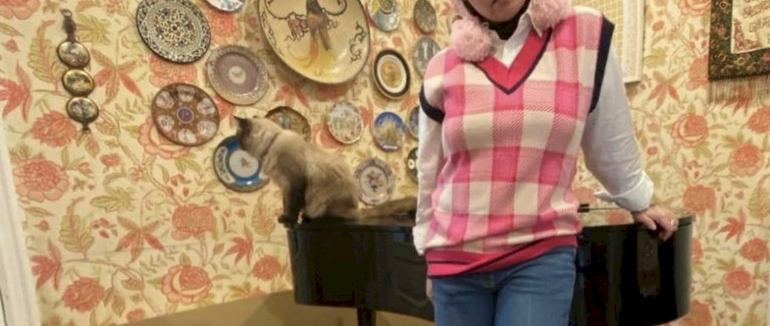  Melly Goeslaw Kian Cetar Dibalik Tubuh Langsingnya 