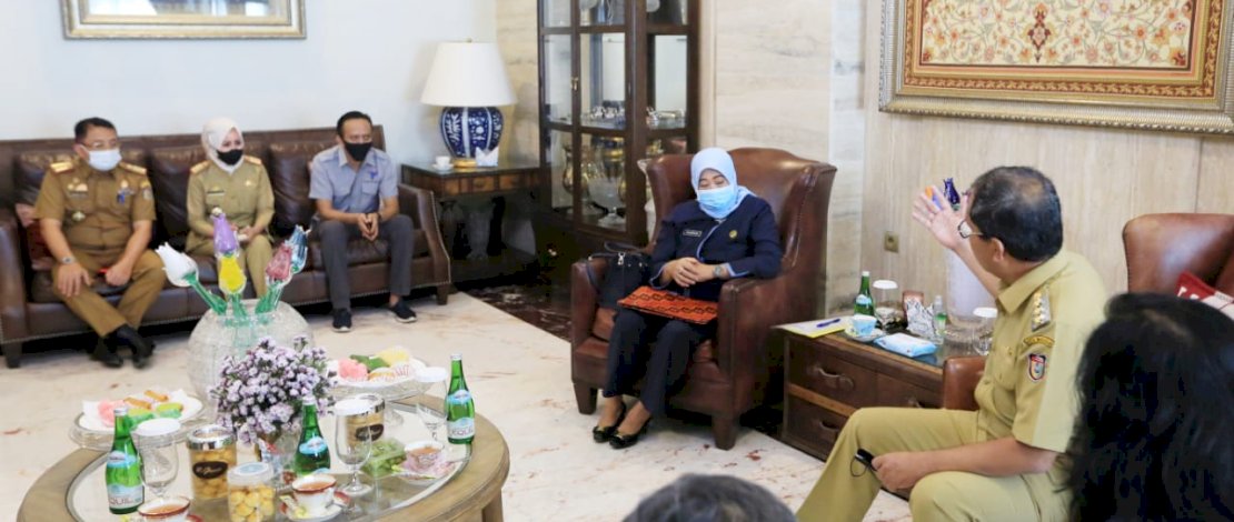 Wali Kota Makassar, Moh Ramdhan Pomanto saat menerima tim dari BPOM.