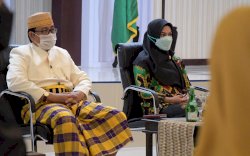 Kenakan Batik Rongkong, Bupati Lutra Ikuti Upacara Virtual Peringatan Hari Lahir Pancasila