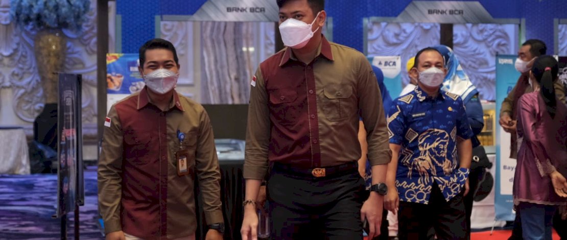 Hadiri Pengukuhan TP2DD Sulsel, Bupati Adnan Dukung Penerapan Transaksi Elektronik