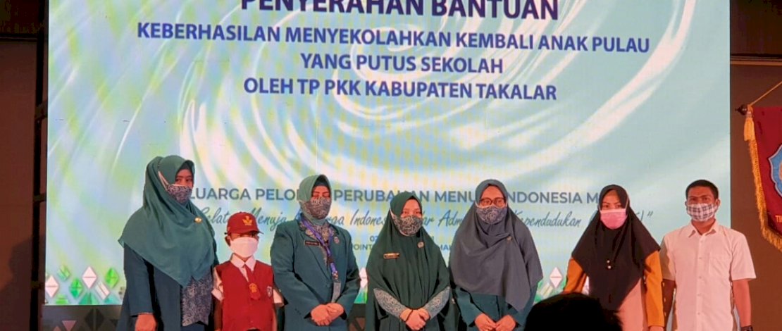 APRESIASI. PKK Takalar mendapatkan apresiasi karena berhasil mengembalikan anak putus sekolah kembali bersekolah.