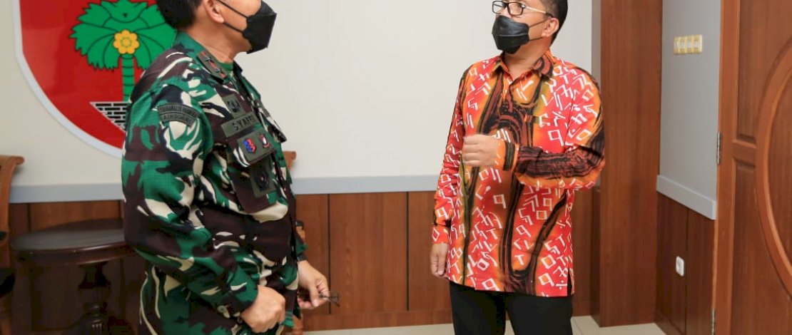 Silaturahim Wali Kota Makassar-Pangdam XIV Hasanuddin, Danny Pomanto Beberkan Satgas Covid Hunter Silaturahim Wali Kota Makassar-Pangdam XIV Hasanuddin, Danny Pomanto Beberkan Satgas Covid Hunter