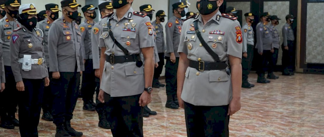 Proses serah terima jabatan Kapolsek Biringkanaya.