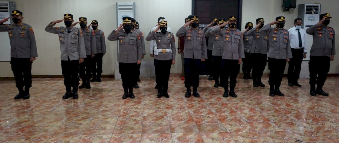 Proses serah terima jabatan Kapolsek Biringkanaya.