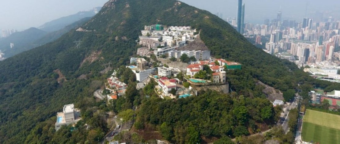 Tempat Parkir Mobil Termahal di Dunia Dijual Seharga Rp18,4 Miliar