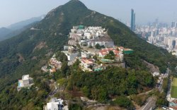 Tempat Parkir Mobil Termahal di Dunia Dijual Seharga Rp18,4 Miliar