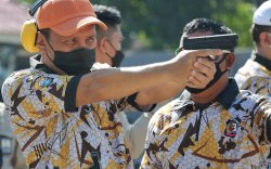 Persiapan Kapolda Cup, Danny Latihan Menembak Pistol Eksekutif 