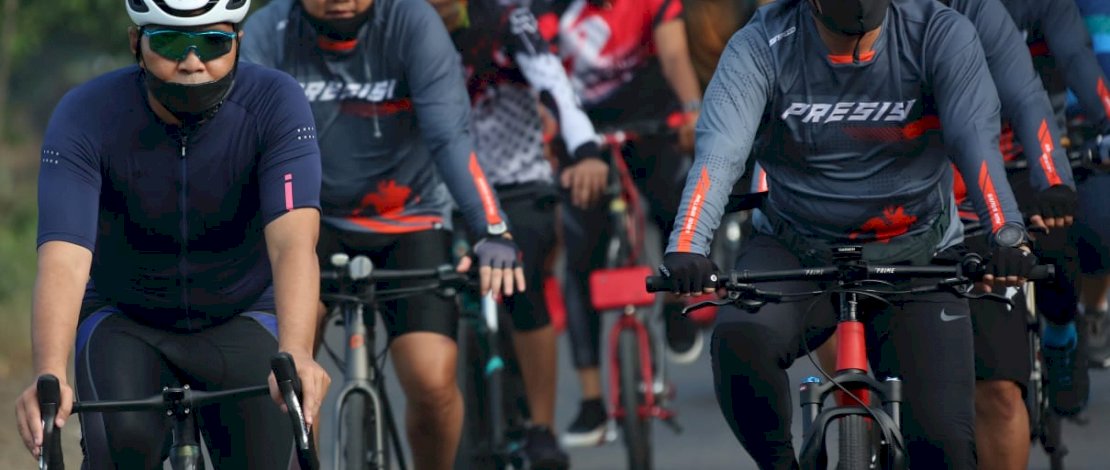 Perkuat Silaturahmi, Pemkot Makassar - Forkopimda Gelar Sepeda Santai Perkuat Silaturahmi, Pemkot Makassar - Forkopimda Gelar Sepeda Santai