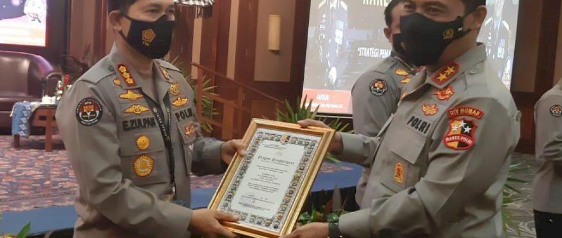 Kabid Humas Polda Sulsel Raih Penghargaan Humas Terbaik I Se-Indonesia