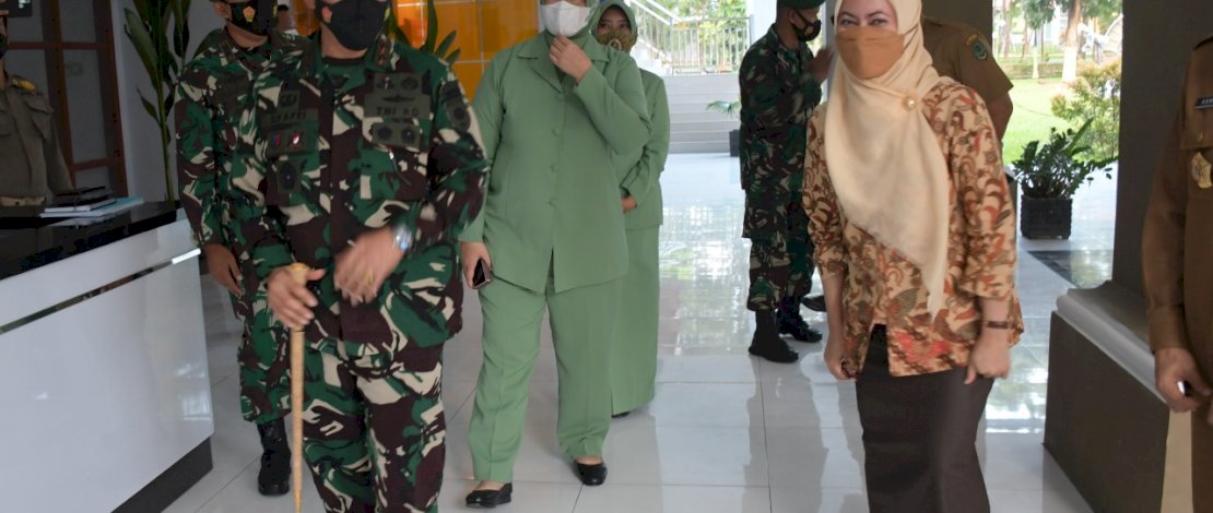 Pangdam XIV Hasanuddin Kunjungi Lutra, Bantu Pemda Dalam Penanganan Pascabencana Pangdam XIV Hasanuddin Kunjungi Lutra, Bantu Pemda Dalam Penanganan Pascabencana