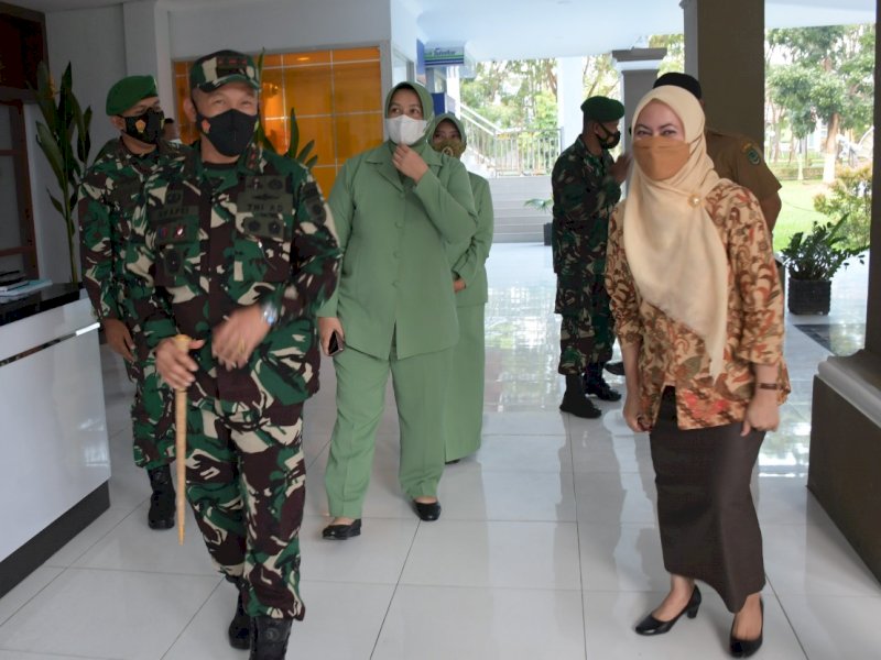 Pangdam XIV Hasanuddin Kunjungi Lutra, Bantu Pemda Dalam Penanganan Pascabencana