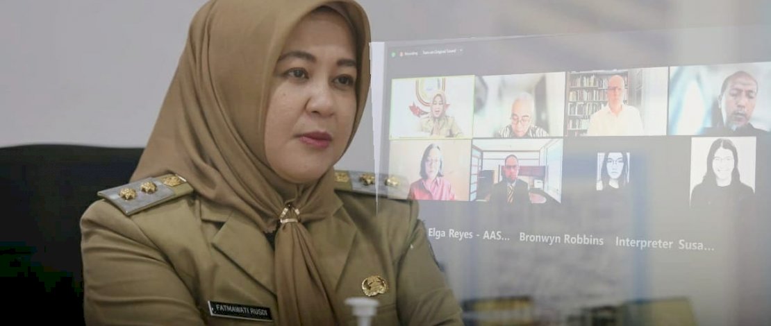 Wakil Walikota Makassar, Fatmawati Rusdi saat mengikuti launching manual analisa data untuk perencanaan kota post covid-19 secara virtual oleh Asean Development Bank (ADB) di ruang rapat Wakil Walikota Makassar, Selasa (8/6/2021).