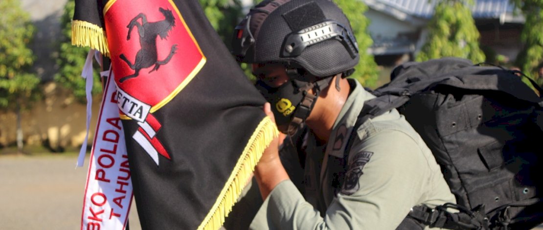 Batalyon C Pelopor Satbrimob Polda Sulsel menggelar upacara pembukaan pembinaan tradisi anggota remaja Batalyon C Pelopor, Selasa, 8 Juni 1978.