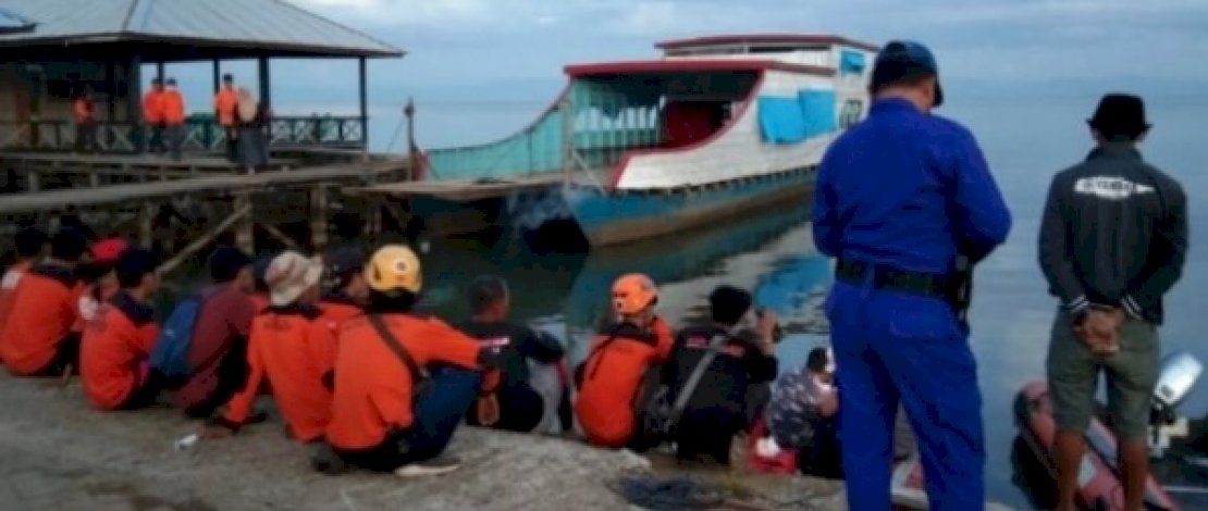 Tim pencari korban perahu tenggelam di Danau Towuti, Lutim.