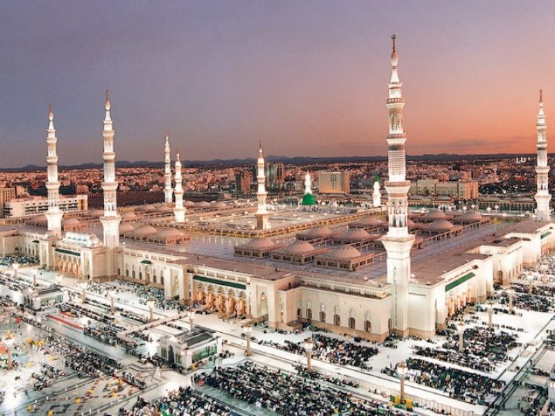  Direktur Imam Dicopot Gegara Salat Subuh di Masjid Nabawi Telat Lebih 30 Menit