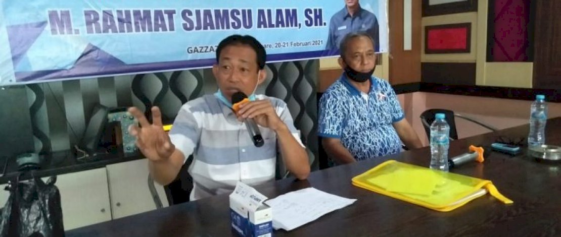 Wakil Ketua Dewan Perwakilan Rakyat Daerah (DPRD) Kota Parepare, Rahmat Sjamsu Alam (RSA) mensosialisasikan peraturan daerah (Perda) nomor 3 tahun 2020 tentang penyelenggaraan administrasi kependudukan, dilaksanakan di Hotel Grand Kartika, Jumat (9/4/2021).