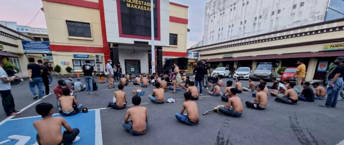 Preman terjaring razia di Mapolrestabes Makassar.