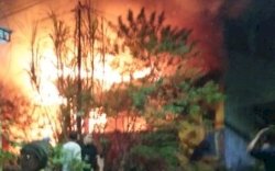 Bangun Salat Tahajud, Tiba-tiba  Dosen Unhas Ini Lihat Api dari Garasi