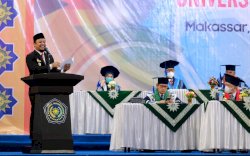 Wisudawan Unismuh Ikuti Orasi Ilmiah PLT Gubernur Sulsel