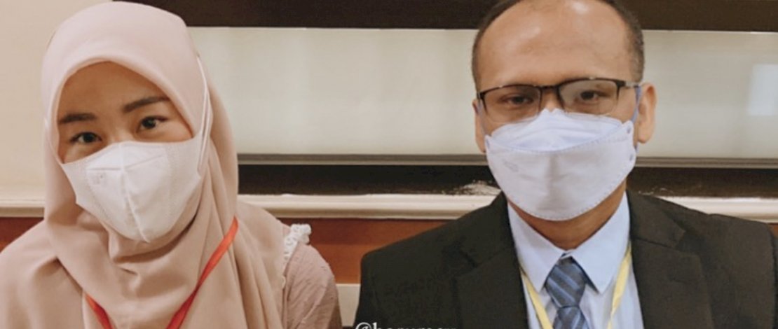 Larissa Chou berpose bersama pengacaranya yang diunggah di laman Insta Story miliknya saat menghadiri sidang di PA Cibinong, Bogor, Rabu (16/6/2021). Larissa Chou berpose bersama pengacaranya yang diunggah di laman Insta Story miliknya saat menghadiri sidang di PA Cibinong, Bogor, Rabu (16/6/2021).
