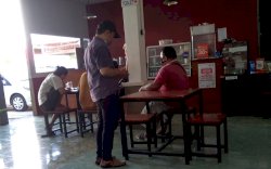 Konsistensi Rano Si Pelanggan Warkop Menerapkan Protokol Kesehatan