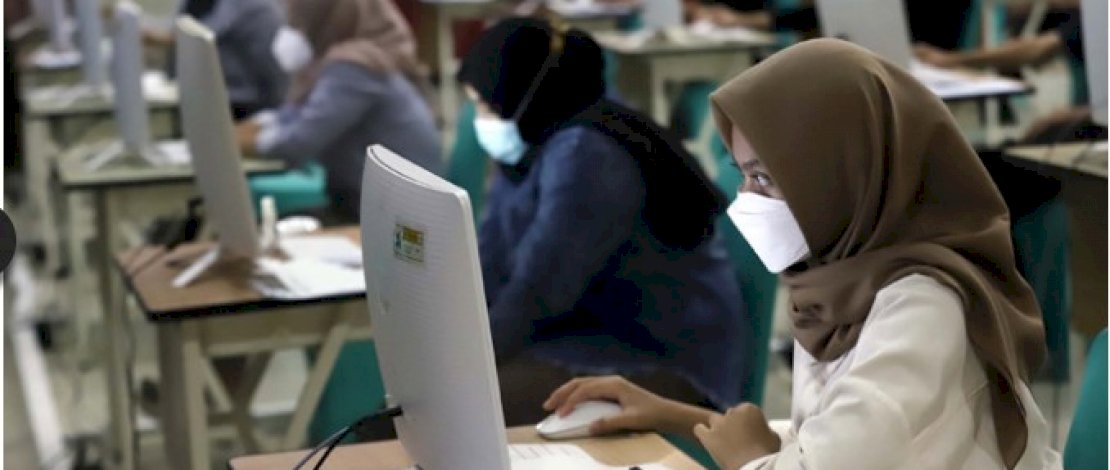 Siswa peserta Ujian Tulis Berbasis Komputer mengikuti seleksi bersama masuk perguruan tinggi negeri 2021.(INT)