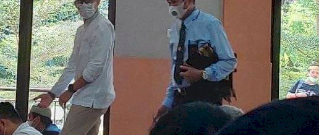 Menparekraf Sandiaga Uno yang didampingi Direktur Politeknik Pariwisata Makassar Muhammad Arifin melaksanakan ibadah salat Jumat di Kampus Poltekpar Makassar, Jumat (18/6/2021) Menparekraf Sandiaga Uno yang didampingi Direktur Politeknik Pariwisata Makassar Muhammad Arifin melaksanakan ibadah salat Jumat di Kampus Poltekpar Makassar, Jumat (18/6/2021)