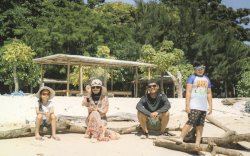 Dokter Fadli Ananda Boyong Keluarganya Liburan Singkat ke Pulau Samalona, Yuk Simak Keseruannya ! 