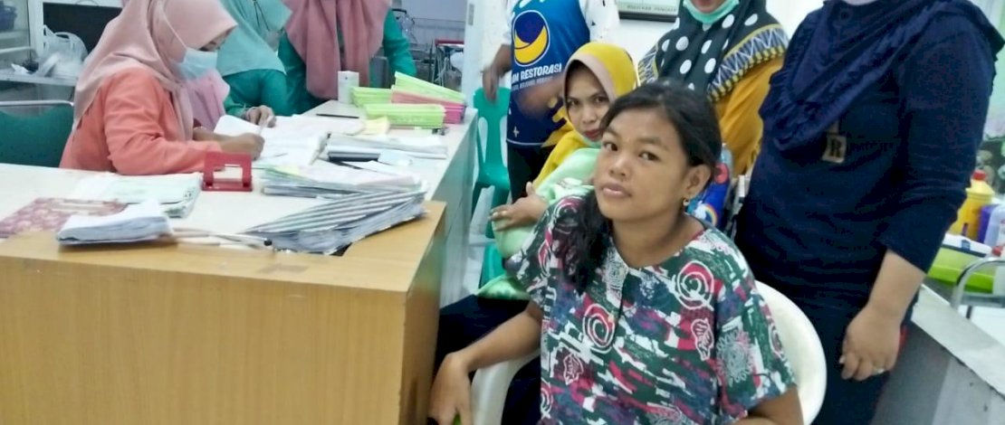 Ibu yang mendapat pertolongan dari Nasdem Care saat melahirkan.