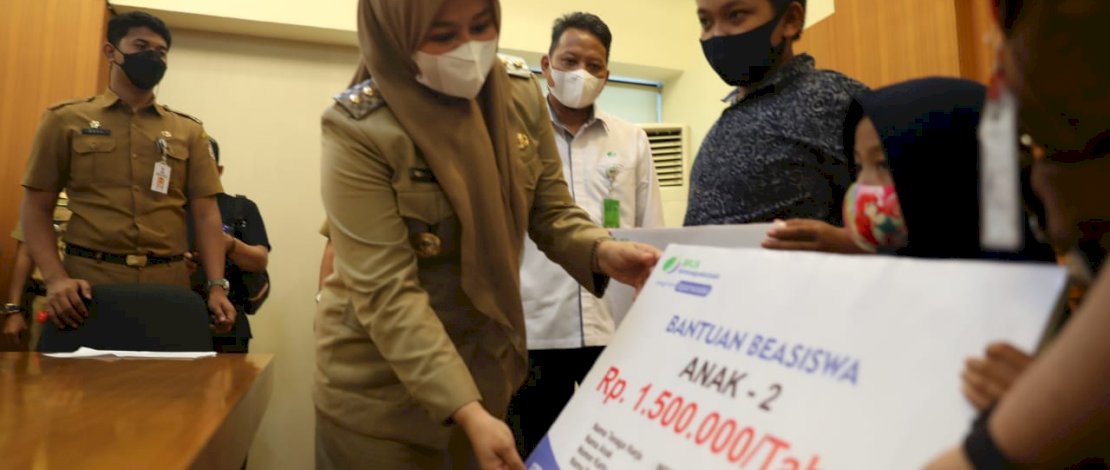 Gandeng BPJSTK, Wawalkot Makassar Salurkan Rp475 Juta Beasiswa ke Ahli Waris Non PNS Makassar Gandeng BPJSTK, Wawalkot Makassar Salurkan Rp475 Juta Beasiswa ke Ahli Waris Non PNS Makassar