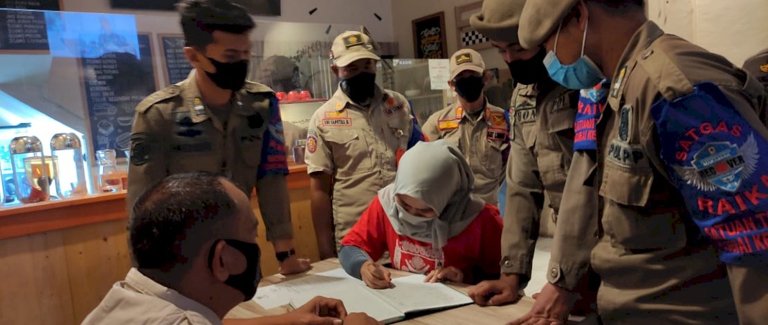 Apel Satgas Raika di halaman kantor Camat  Biringkanaya, Makassar, Senin malam.