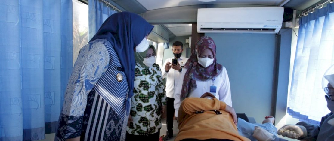 Wawali Makassar, Fatmawati Rusdi, saat membuka peringatan Harganas.