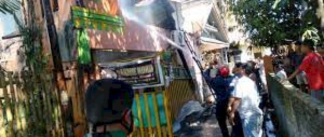 Kebakaran di Jalan Matahari, Damkar Gowa Langsung Turunkan Dua Armada