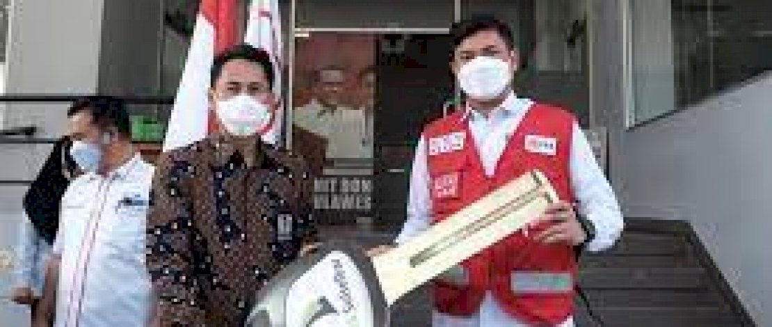 Bank Sulselbar Serahkan Ambulance untuk Dukung Program PMI Sulsel