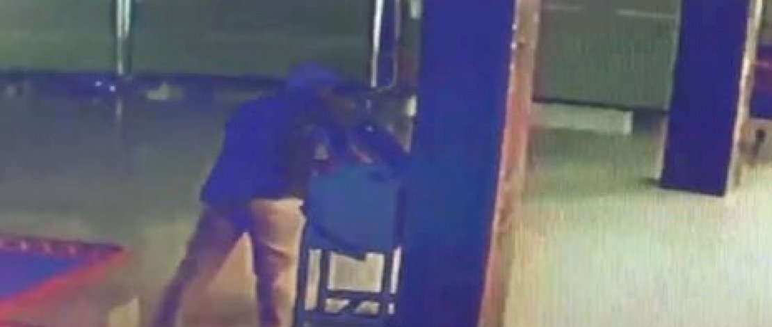 Tangkapan layar rekaman CCTV Masjid Nurul Ihsan, Perumnas Tumalia, Maros.
