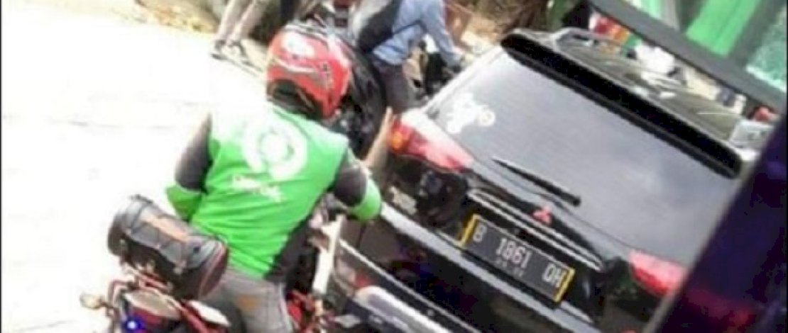 Pelaku saat menganiaya sopir mobil truk di Sunter, Jakarta Utara. 