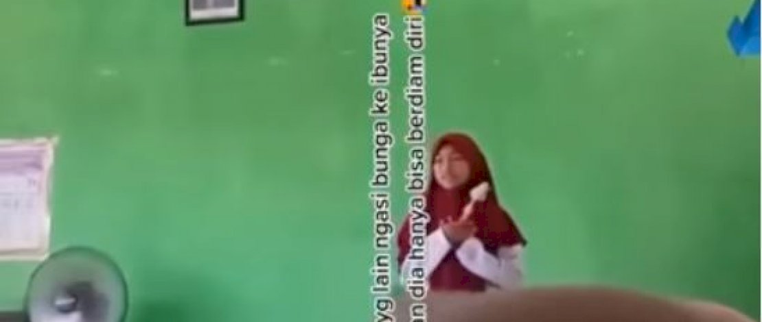 Tangkapan layar momen mengharukan perpisahan SDN 85 Labotto, Kecamatan Cenrana, Bone.