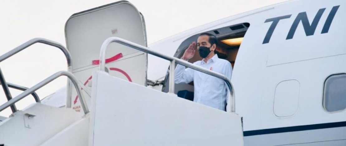 Presiden Joko Widodo saat hendak bertolak menuju Provinsi Sulawesi Tenggara pada Rabu, 30 Juni 2021. Foto: BPMI Setpres/Laily Rachev Presiden Joko Widodo saat hendak bertolak menuju Provinsi Sulawesi Tenggara pada Rabu, 30 Juni 2021. Foto: BPMI Setpres/Laily Rachev
