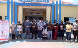 Satlantas Polres Pinrang Bagikan SIM Gratis untuk Warga