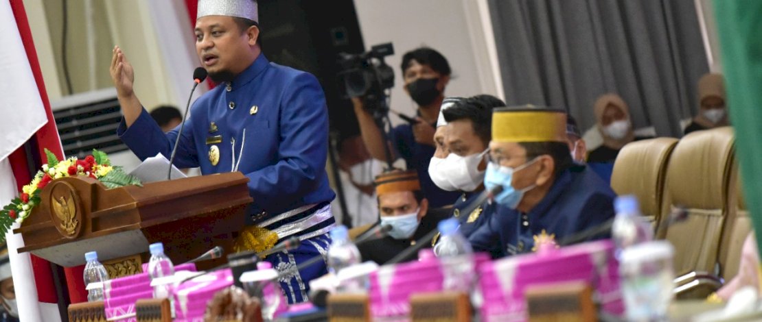 Pelaksana Tugas Gubernur Sulsel, Andi Sudirman, saat menghadiri peringatan HUT Kota Palopo, di DPRD Palopo, Jum'at, 2 Juli 2021. Pelaksana Tugas Gubernur Sulsel, Andi Sudirman, saat menghadiri peringatan HUT Kota Palopo, di DPRD Palopo, Jum'at, 2 Juli 2021.