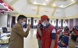 Terima Mahasiswa KKN Unhas, Sekda Lutra: Sosialisasikan Prokes dan Sukseskan Vaksinasi