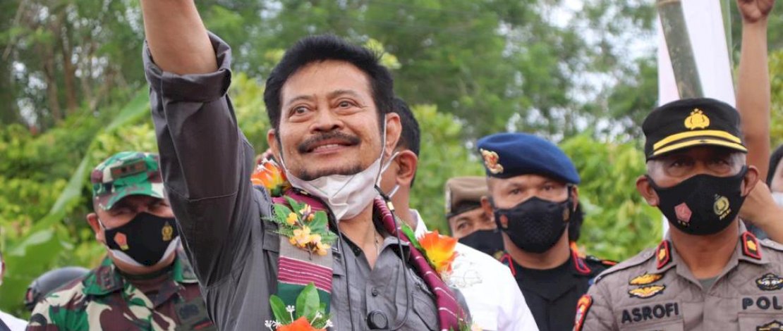 Kunker ke Bone, Menteri Pertanian SYL Dikawal Ketat Brimob Yon C Pelopor